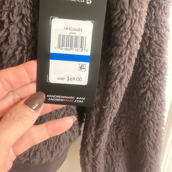 NWT Andrew Marc, MarcNY performance fuzzy jacket with hood. - Picture 3 of 5